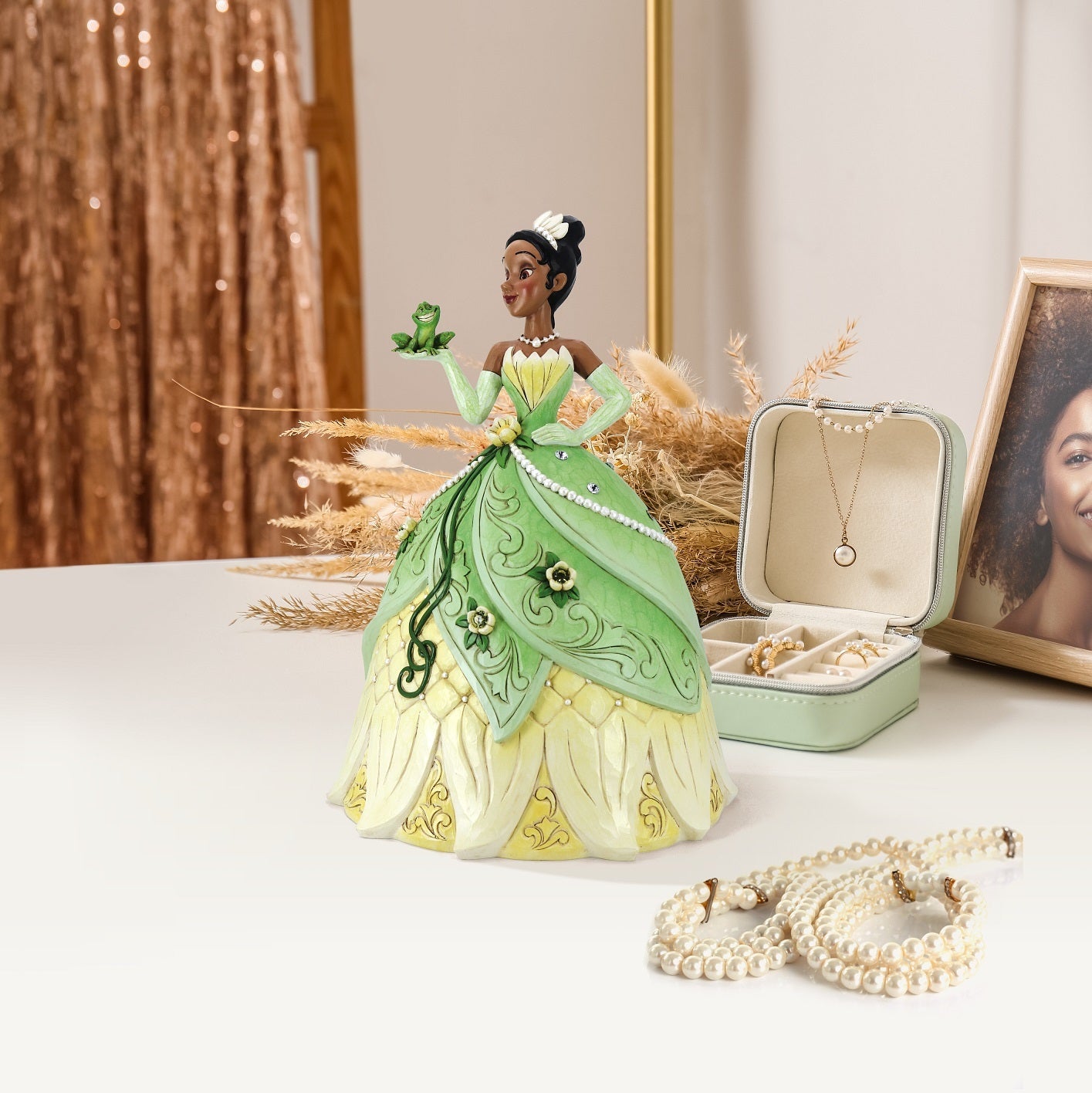 DISNEY TRADITIONS 38CM TIANA DELUXE