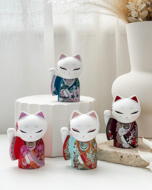 TAG GIFTWARE MANEKI FIGURINES YUME DREAMS